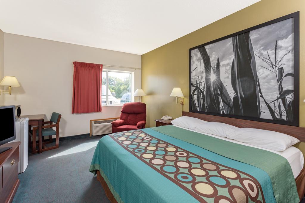 Super 8 By Wyndham Cresco Ia Hotel Exterior photo
